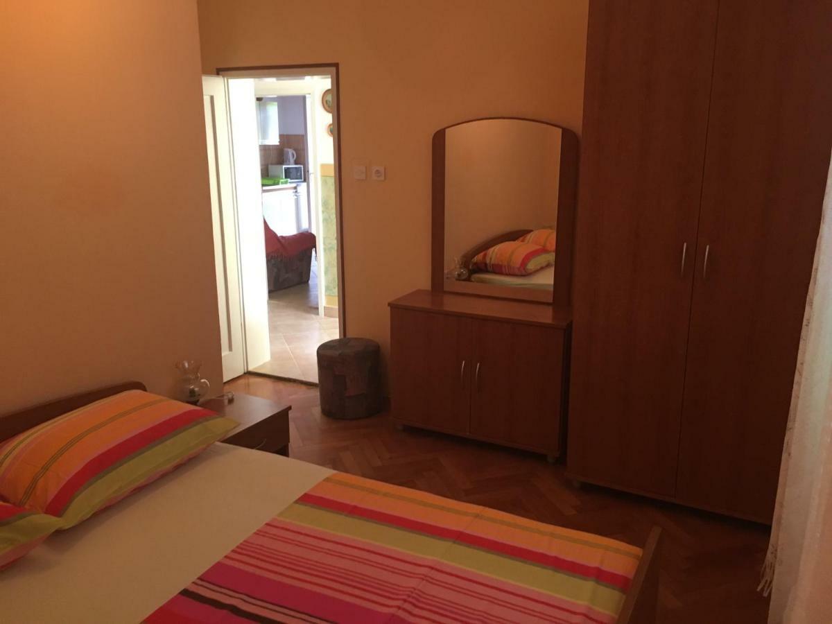 Apartments Ankica Kampor Екстериор снимка