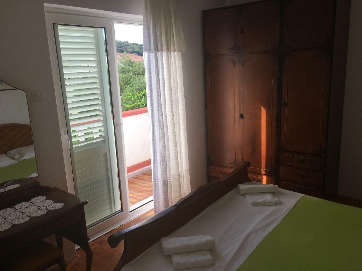 Apartments Ankica Kampor Екстериор снимка